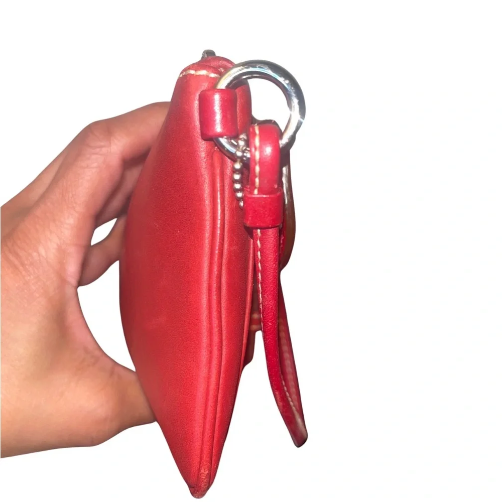 Coach SoHo Red Leather Wristlet/Clutch - Picture 8 of 13